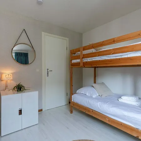 Huswell - For 6 Person In With Parking Knokke-Heist